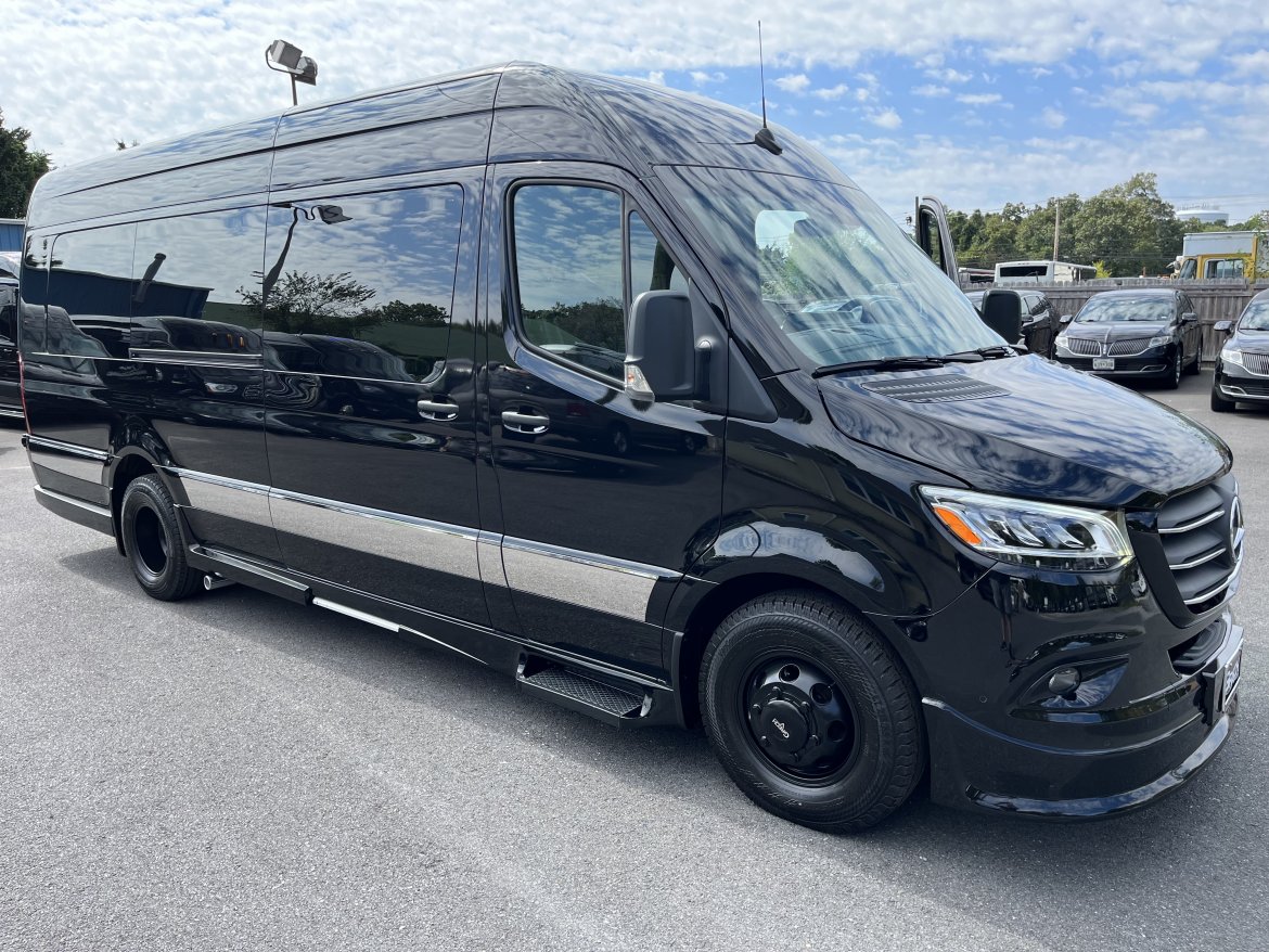 Executive VIP Van